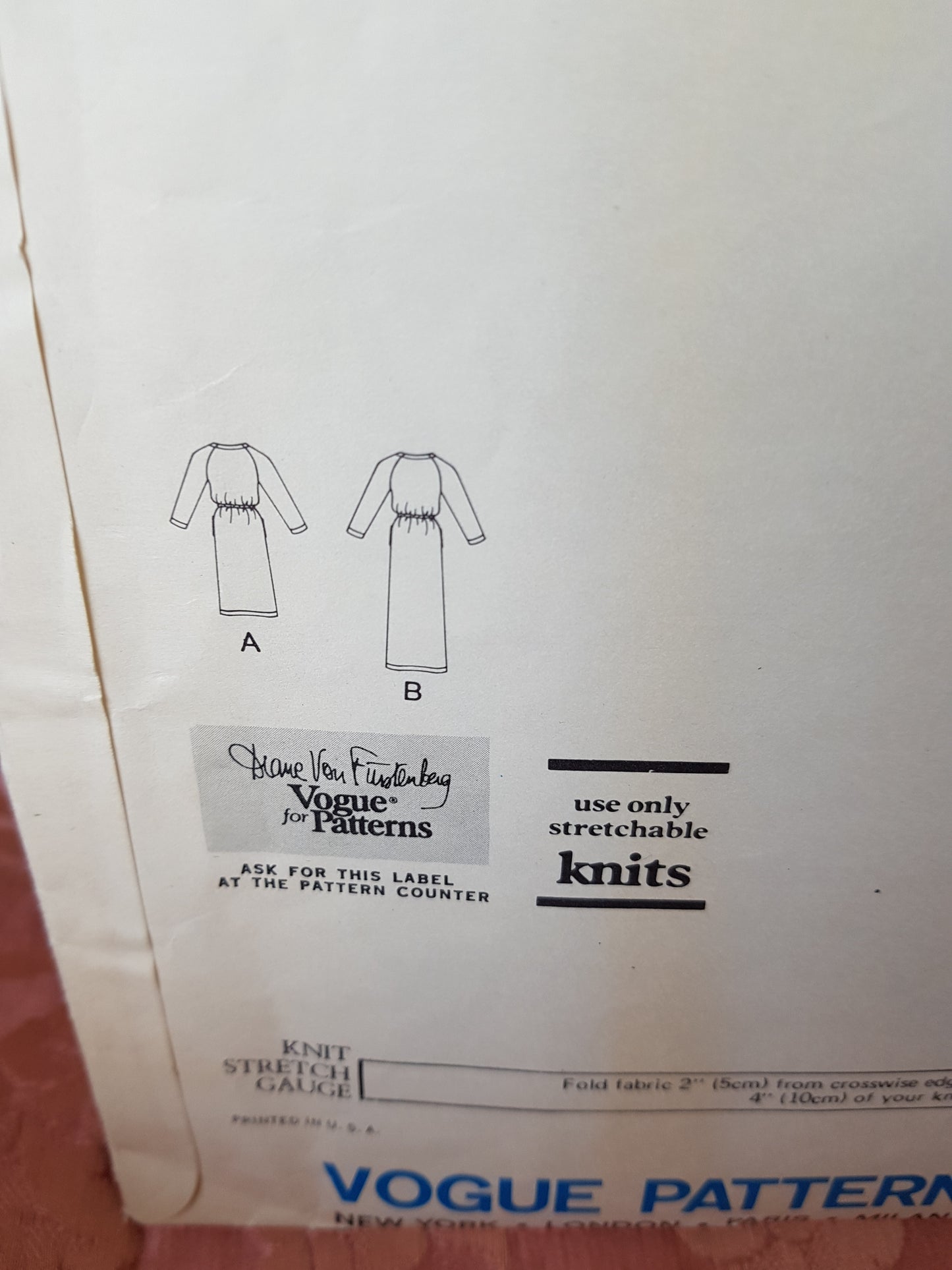 1970s CLASSY Diane Von Furstenberg Dress Pattern VOGUE American Designer 2341 Pull Over Silm Dress Side Slit Bust 32 Vintage Sewing Pattern FF