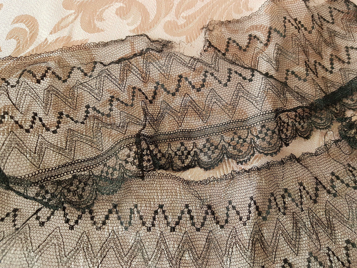 Antique French Netted Lace Wide Trim,Delicate Intricate Pattern, Ideal For Fine Projects,Dolls,Vintage Clothing,Millinery,Heirloom Sewing