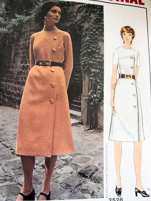 1970s MOLYNEUX SIDE BUTTON DRESS PATTERN 2 NECKLINES VOGUE PARIS ORIGINAL 2528 Vintage Sewing Pattern