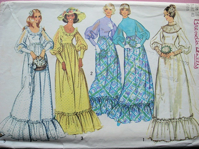 70s ROMANTIC WEDDING GOWN BRIDESMAID DRESS PATTERN SIMPLICITY 5569 Vintage Sewing Pattern