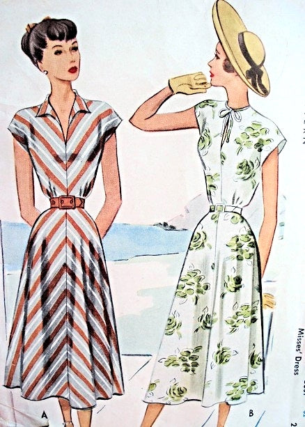 1940s LOVELY Dress Pattern McCALL 7286,Two Necklines V or Keyhole, Flattering Flare Skirt, Cap Sleeves,Bust 30 Vintage Sewing Pattern
