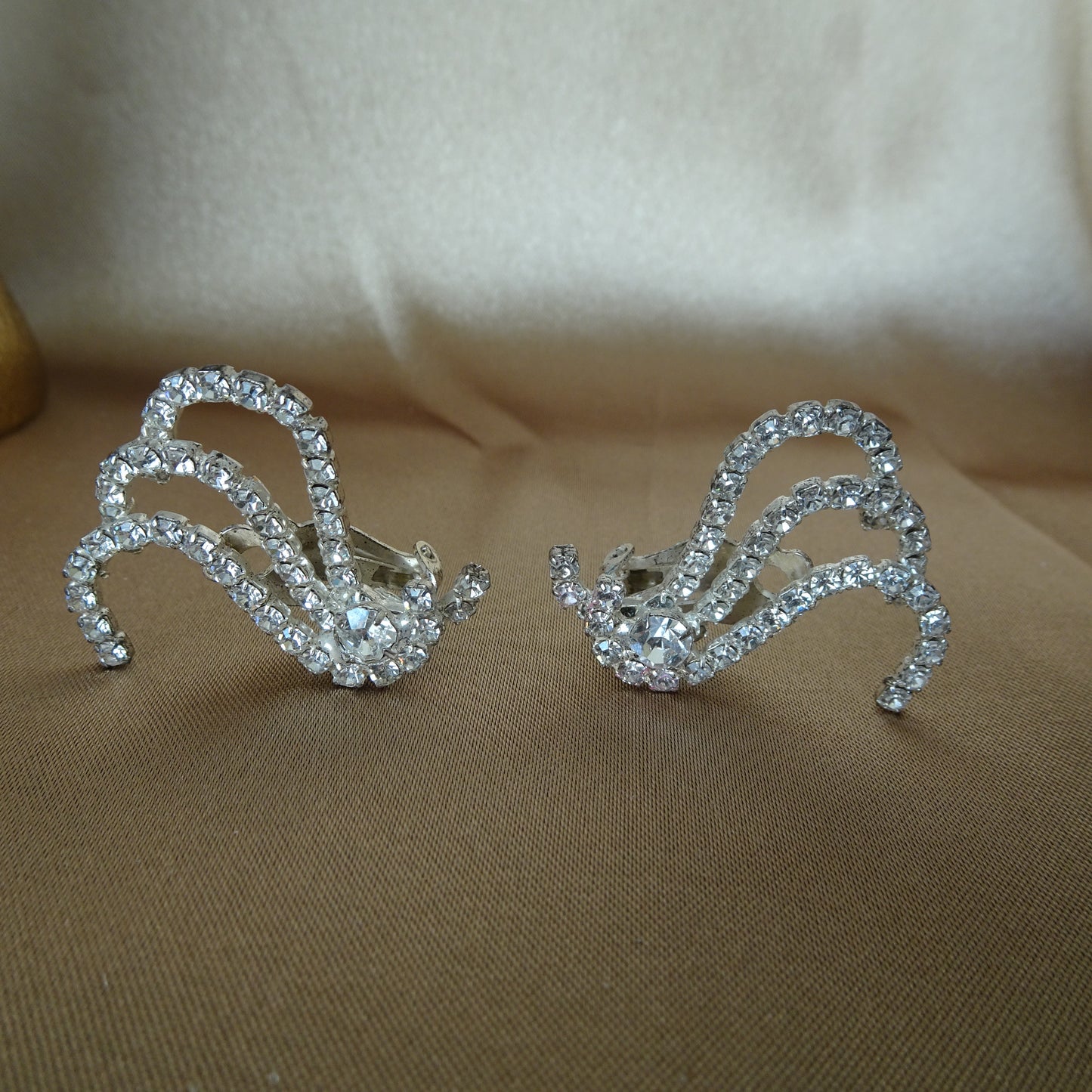 BEAUTIFUL Art Deco Style Sparkling Earrings, Lovely Design Clip On Earrings, Glittering Glass Earrings, Collectible Vintage Jewelry