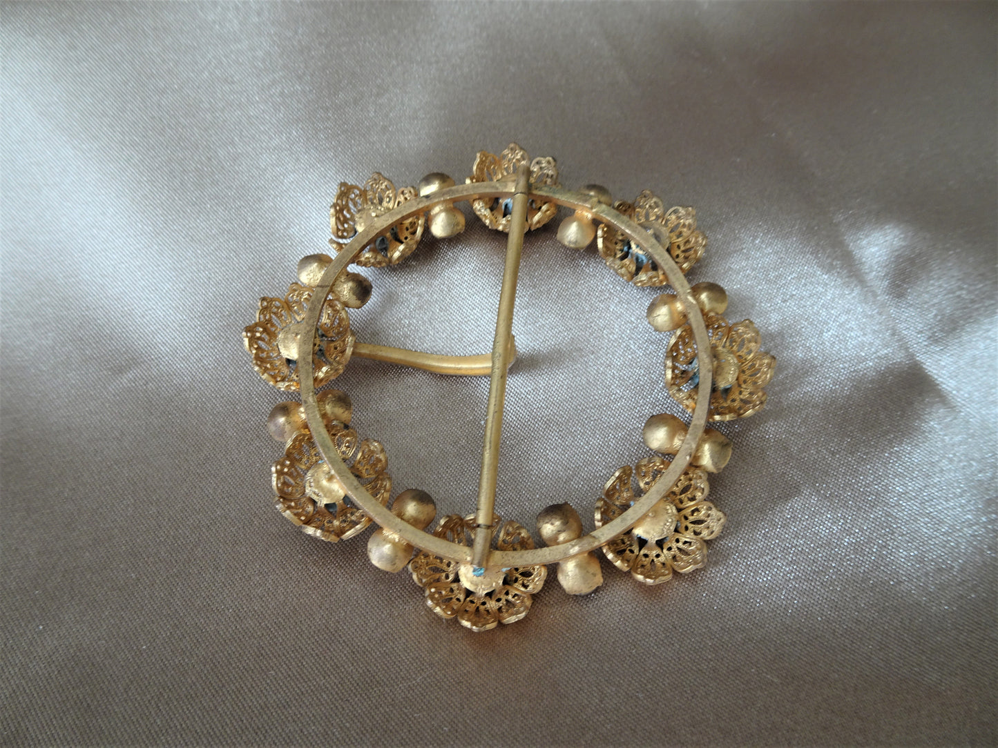 GORGEOUS Vintage Belt Buckle, Beautiful Filigree Metal with Gray Faux pearls and sparkling Glass Stones Sash Belt, Mid Century Vintage Dress Buckle, Collectible Buckles