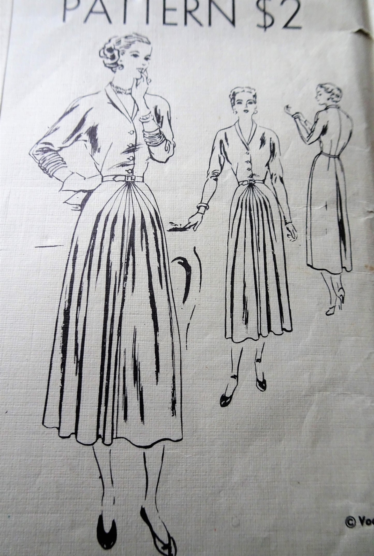 1940s BEAUTIFUL Dress Pattern VOGUE Couturier Design 410 Flattering Radiating Unpressed Pleats In Front, Bust 30 Vintage Sewing Pattern