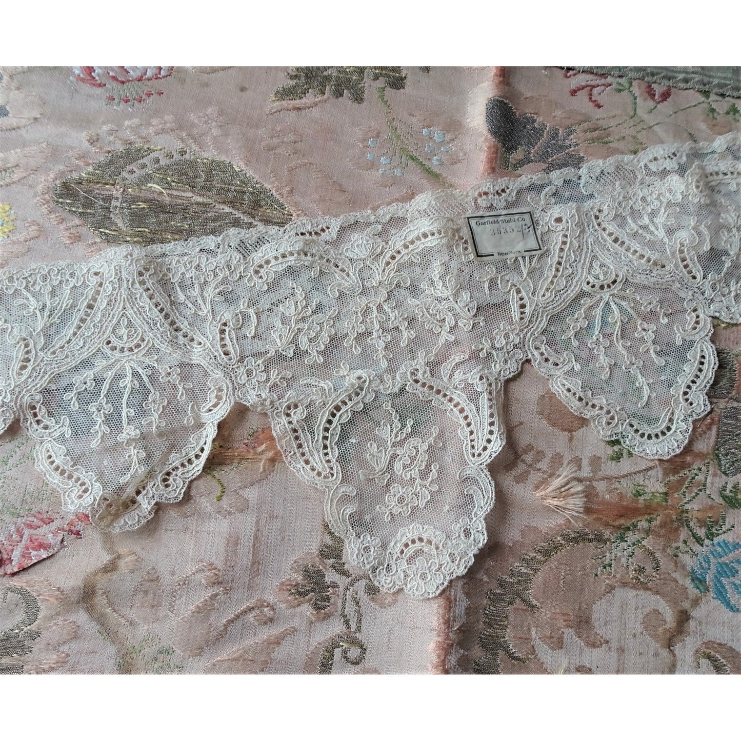 BEAUTIFUL Antique FRENCH Netted Tulle LACE Circular Applique, Lace Collar,Flounce,Bridal Wedding,Flapper Era, Lace Trim,Collectible Lace