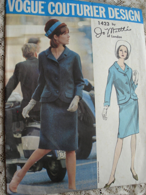 1960s CLASSY Slim Suit Pattern VOGUE Couturier Design 1423  Stylish Design by Jo Mattli, Bust 34 Vintage Sewing Pattern