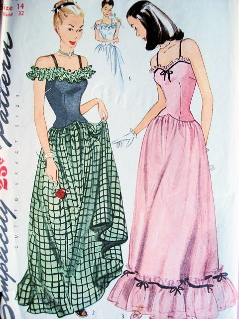 1940s PRETTY EVENING DRESS PATTERN
