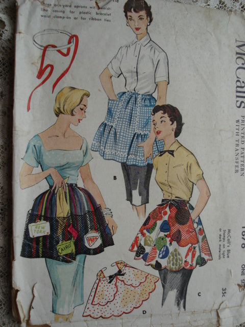 1950s APRON PATTERN with TRANSFERS CLAMP ON or TIE ON