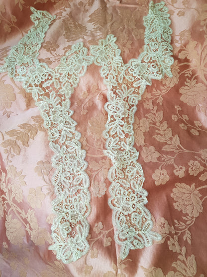 Antique Large Lace Collar Appliques,Edwardian,Creamy Off white Lace,Very Fine Lace,Wedding Gown, Heirloom Sewing,Collectible Lace