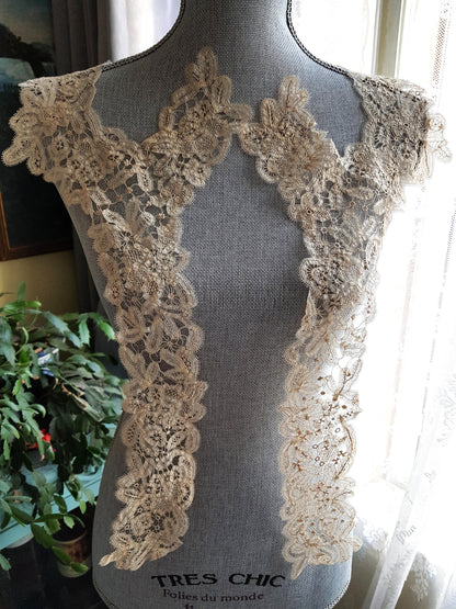 Antique Large Lace Collar Appliques,Edwardian,Creamy Off white Lace,Very Fine Lace,Wedding Gown, Heirloom Sewing,Collectible Lace