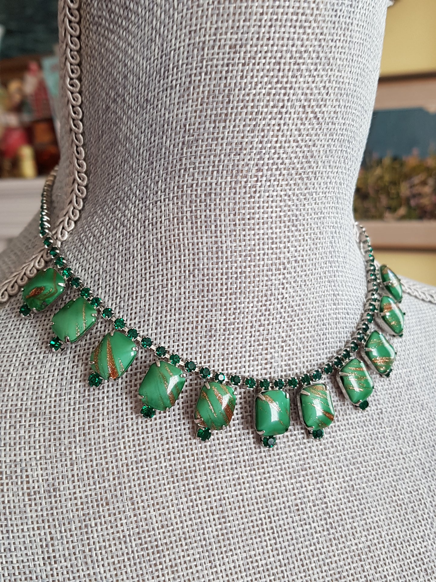 BEAUTIFUL Vintage Art Glass Necklace,Dazzling Green Glass and Gold Stone, Mid Century Necklace and Earrings Set