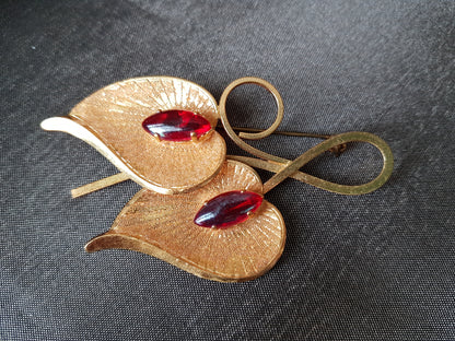 Mid Century Brooch, Gold Tone Metal Pin,Frosted Finish, Iridescent Ruby Red Art Glass Stones, Stunning Design
