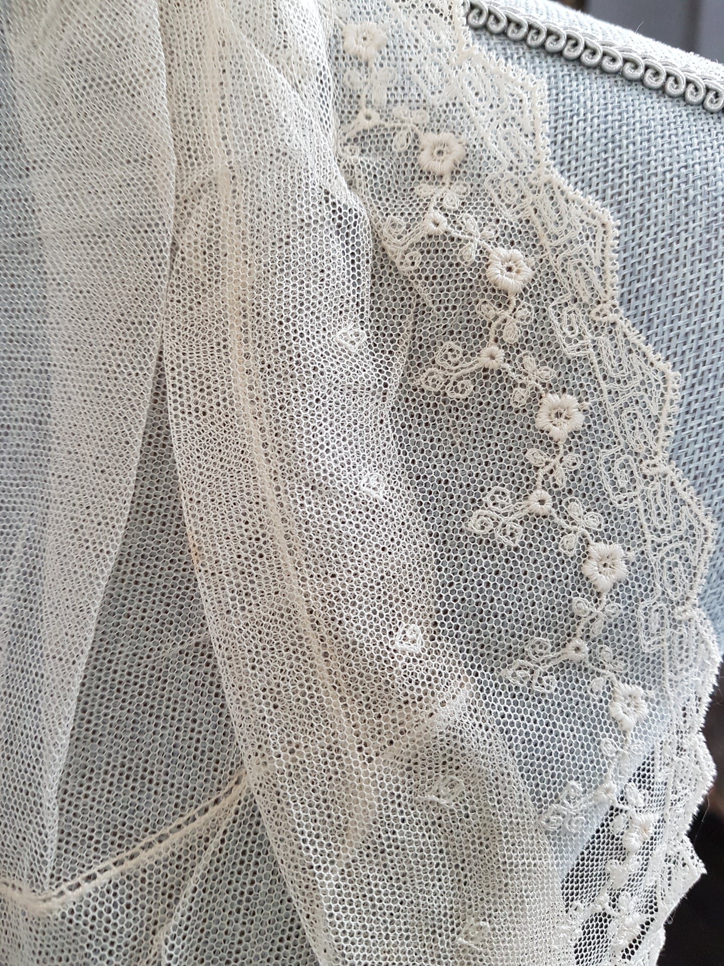 Victorian French Netted Lace Collar,Wide Tulle Lace Bib Front,Lace Jabot,Dramatic Under Suits,Collectible Vintage Clothing