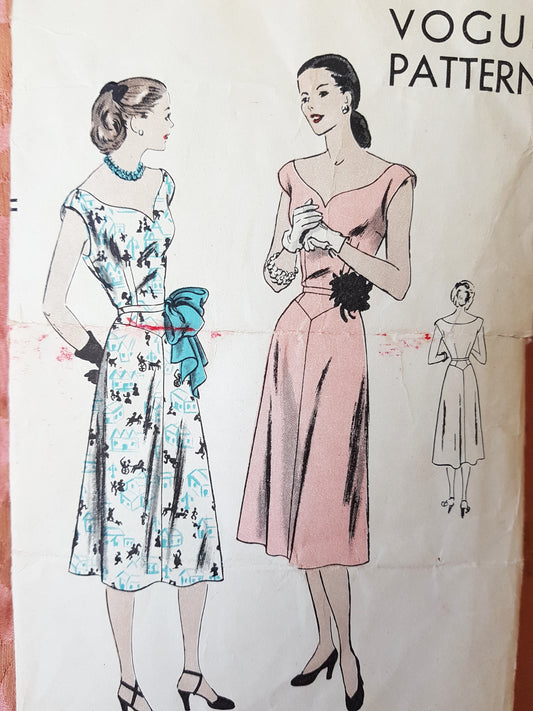 1940s BEAUTIFUL Evening Cocktail Party Dress Pattern VOGUE 6082 Low Shaped Neckline, Bias Cut Skirt, Bust 36 Easy To Make Vintage Sewing Pattern