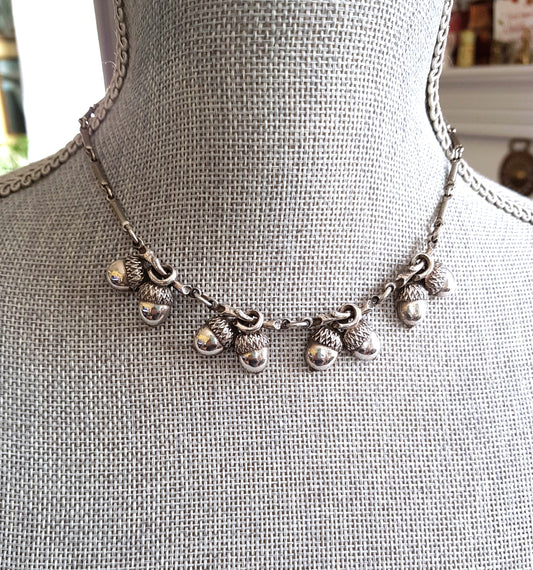 LOVELY Vintage 1940s Acorns Necklace, Silver Tone Metal, Detailed Acorns, Collectible Vintage Jewelry
