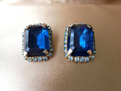 CLASSY Vintage Earrings,Sparkling Blue Glass Earrings,Gold Tone,Clip On Earrings, Faceted Blue Glass with Blue Rhinestones,Mid-Century Jewelry
