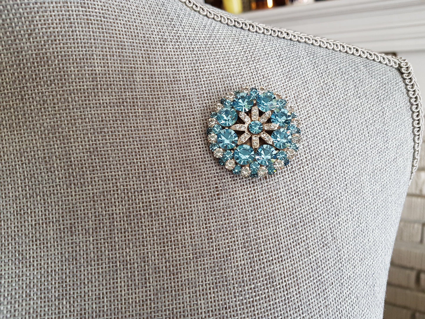 GORGEOUS Vintage Glass Rhinestone Brooch, Faceted Sparkling Crystal Blue Stones , Mid-Century Brooch, Collectible Vintage Jewelry