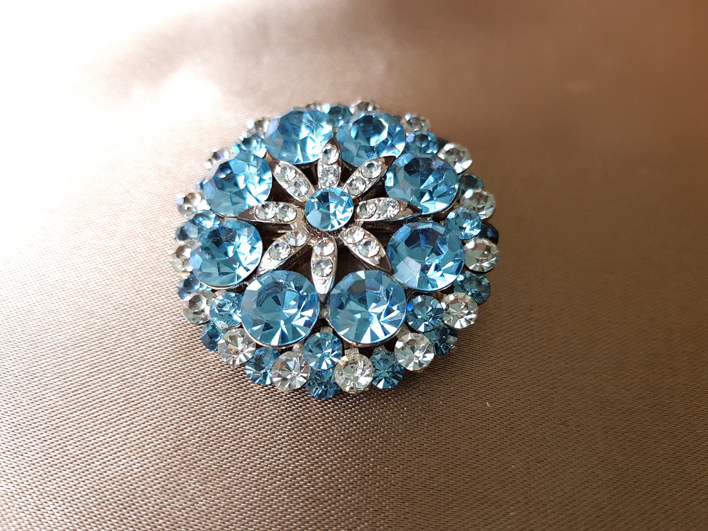 GORGEOUS Vintage Glass Rhinestone Brooch, Faceted Sparkling Crystal Blue Stones , Mid-Century Brooch, Collectible Vintage Jewelry