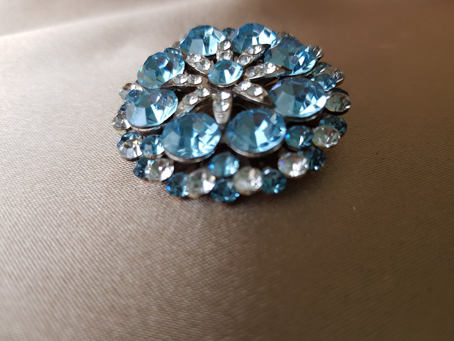 GORGEOUS Vintage Glass Rhinestone Brooch, Faceted Sparkling Crystal Blue Stones , Mid-Century Brooch, Collectible Vintage Jewelry