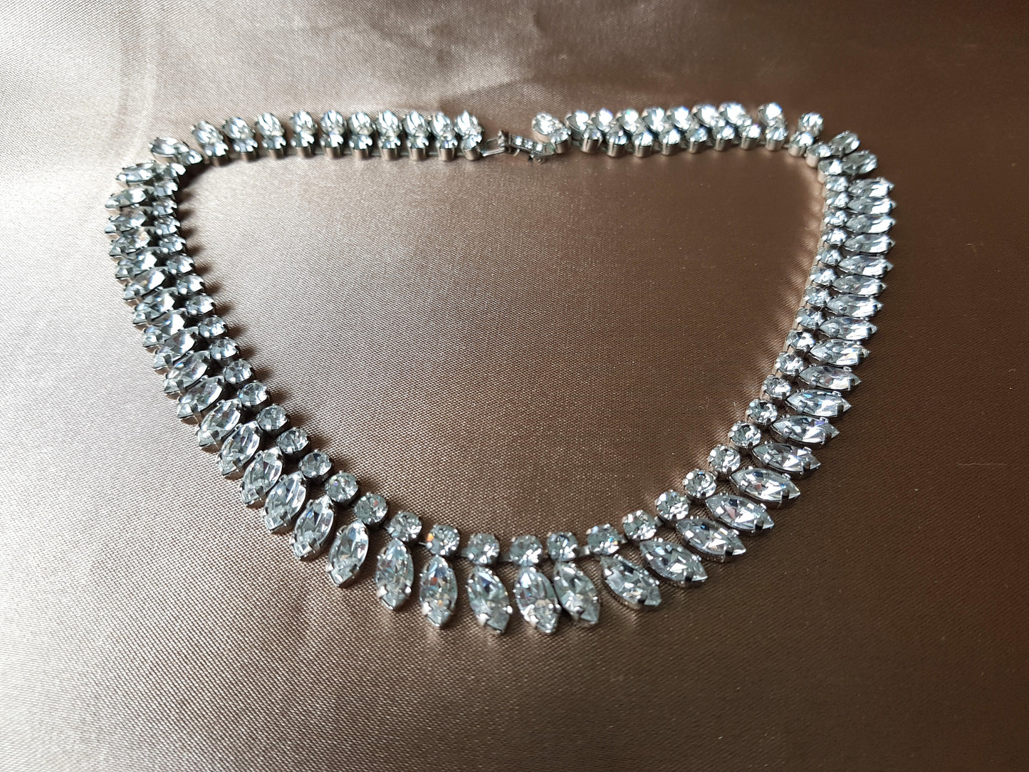 GORGEOUS Collarette Necklace,Brilliant Austrian Crystal Glass Necklace, Top Quality, Gala Evening, Bridal Jewelry, Mid Century Vintage Jewelry