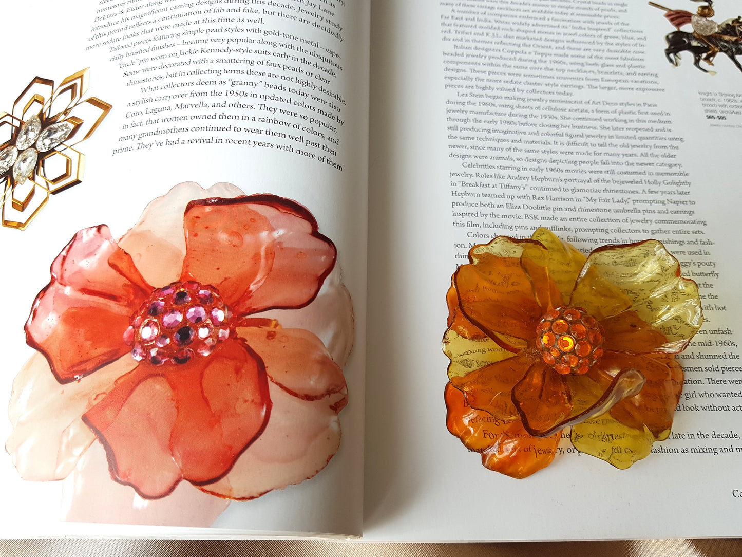 BEAUTIFUL Vintage Cellulose Acetate Flower Brooch, Book Piece, Stunning Statement Brooch, Rhinestone Center, Flower Pin, Collectible Jewelry