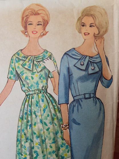 Early 1960s FLATTERING Dress Pattern SIMPLICITY 4783 Two Skirt Version, Lovely Neckline, Bust 40 Vintage Sewing Pattern