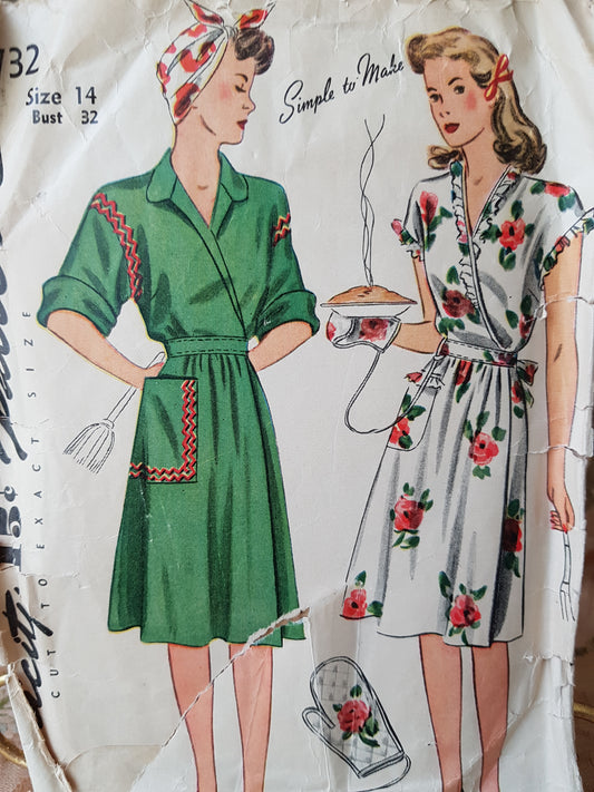 1940s LOVELY House Dress and Quilted Pot Holder Mitt Pattern SIMPLICITY 4732 Wrap Around  Dress, Bust 32 Simple To Make Vintage Sewing Pattern