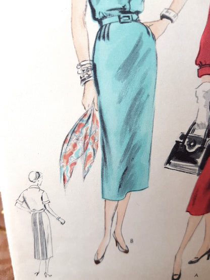 1950s CLASSY Slim Dress Pattern VOGUE 7858 Slim Skirt Dress with Pleats on Sides, Back has Box Pleats, Bust 32 Vintage Sewing Pattern FF