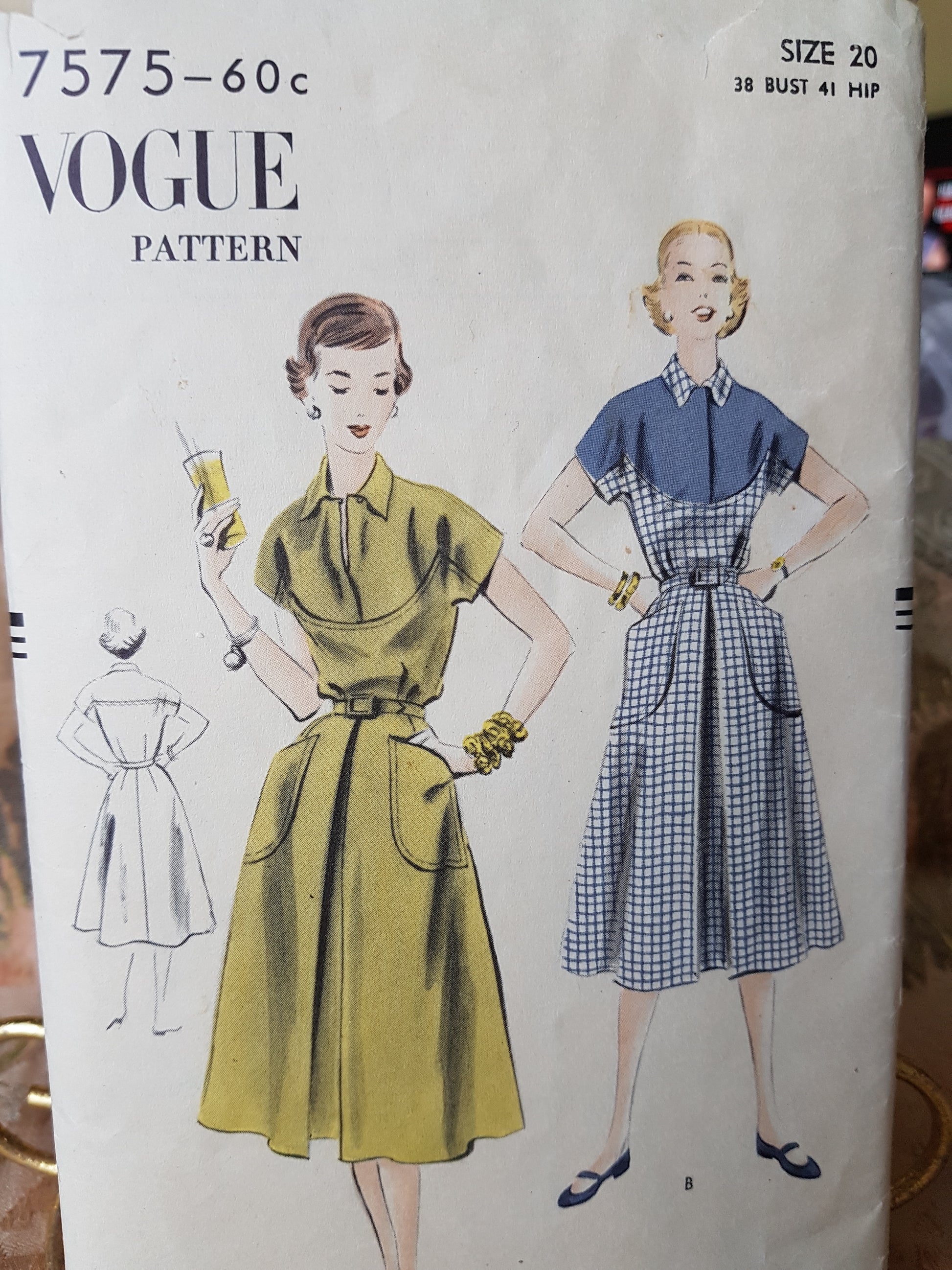 Early 50s FAB Large Pockets Dress Pattern VOGUE 7575 Front Inverted Pleat Dress, Bust 38 Vintage Sewing Pattern