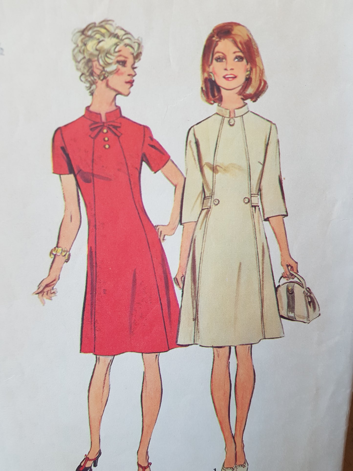 1970s RETRO Seam Interest Dress Pattern SIMPLICITY 6158 Figure Flattering Design Bust 33 and 35 Vintage Sewing Pattern
