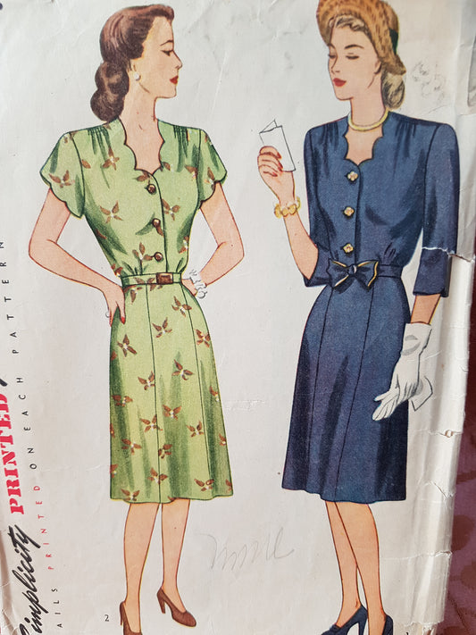 1940s PRETTY Dress Pattern SIMPLICITY 2166 Two Lovely Versions Bust 34 Vintage Sewing Pattern