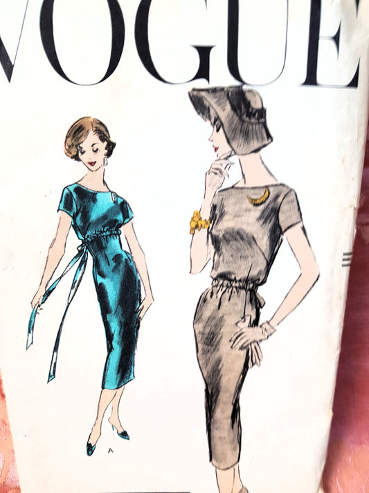 1950s  Easy ELEGANCE Slim Cocktail Evening Party or Day Dress Pattern VOGUE 8981Two Beautiful Versions, Bust 32 Very Easy To Make Vintage Sewing Pattern