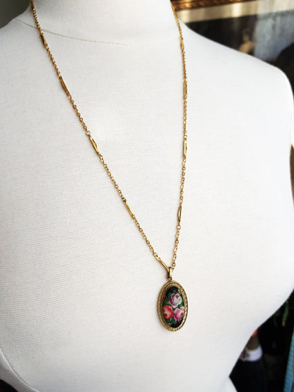 ROMANTIC Vintage 1920s-30s Petite Point Pendant Necklace, Pink Roses, Filigree Setting, Collectible Vintage Jewelry