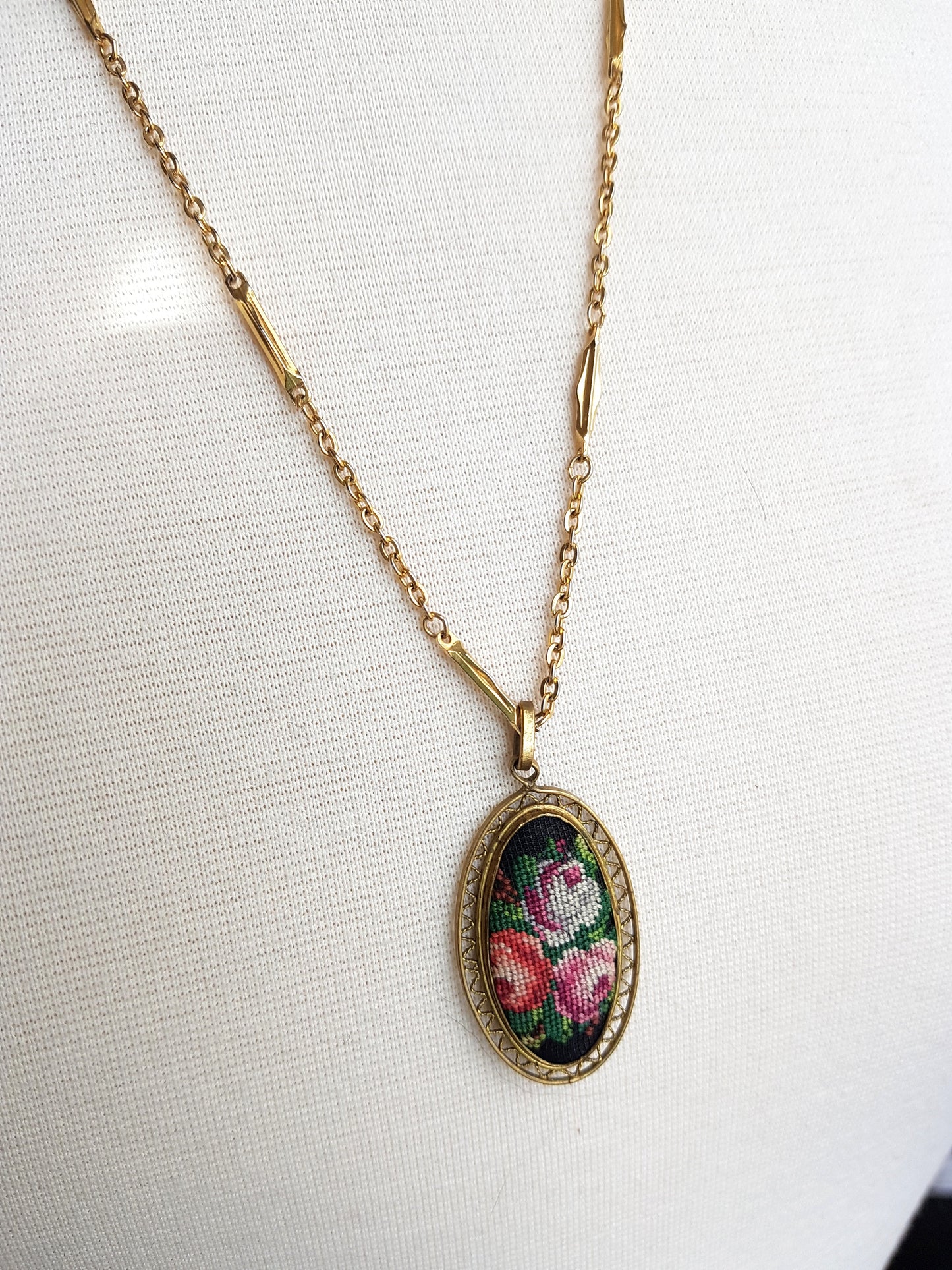 ROMANTIC Vintage 1920s-30s Petite Point Pendant Necklace, Pink Roses, Filigree Setting, Collectible Vintage Jewelry