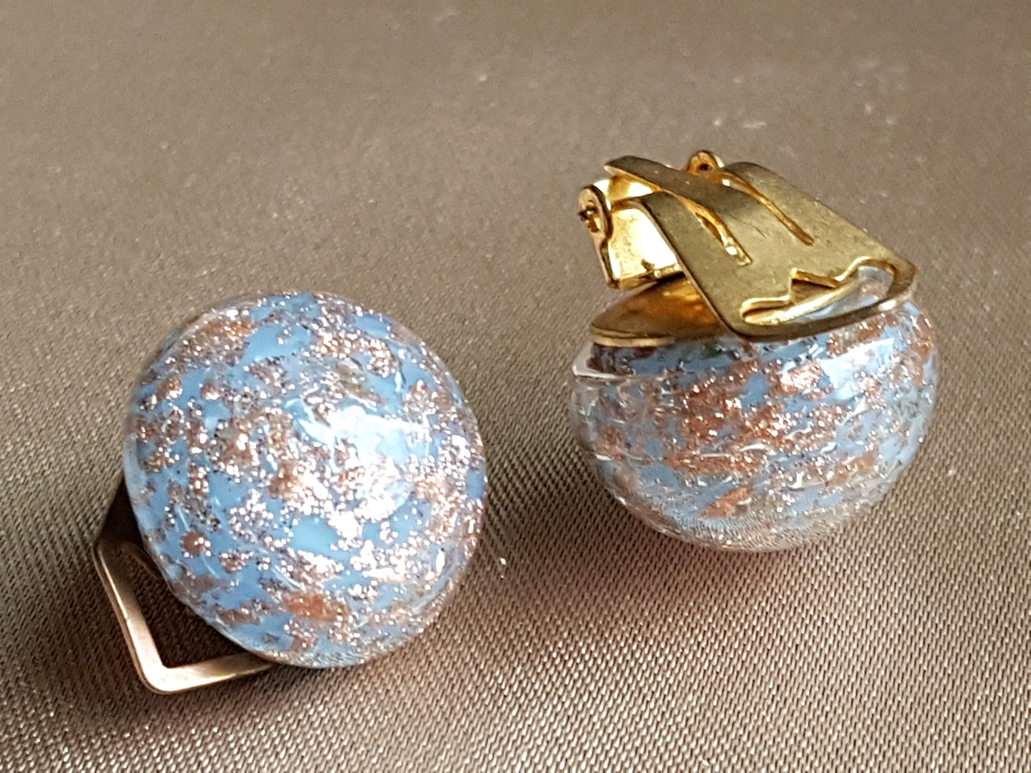 Vintage Venetian Glass Murano Clip On Earrings, Lovely Blue With Gold Art Glass, Collectible Vintage Jewelry