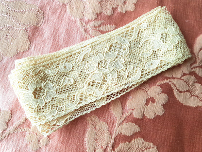 Antique BEAUTIFUL French Lace Cotton Trim Delicate Intricate Pattern, For Dolls, Heirloom Sewing, Journals, Collectible Vintage Lace Trim