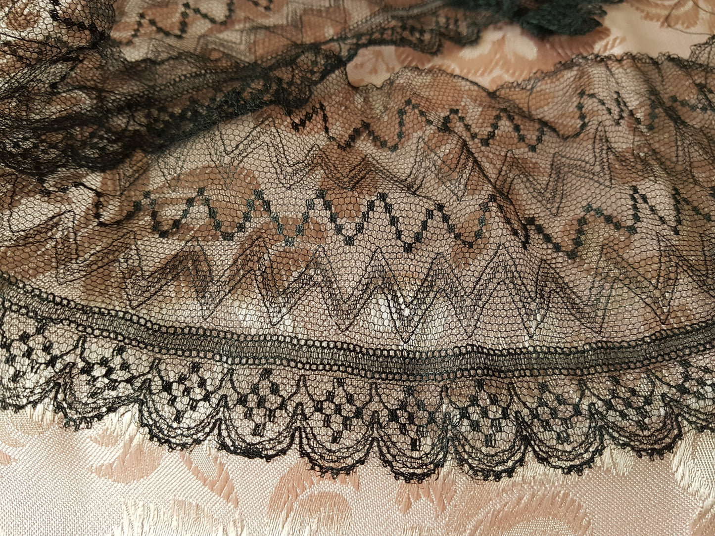 Antique French Netted Lace Wide Trim,Delicate Intricate Pattern, Ideal For Fine Projects,Dolls,Vintage Clothing,Millinery,Heirloom Sewing
