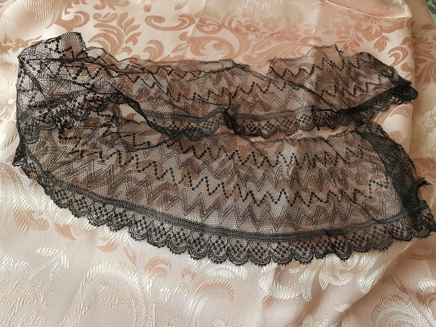Antique French Netted Lace Wide Trim,Delicate Intricate Pattern, Ideal For Fine Projects,Dolls,Vintage Clothing,Millinery,Heirloom Sewing