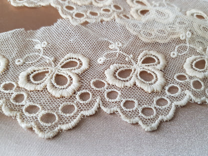 BEAUTIFUL Victorian Edwardian Lace, Netted Lace With Shamrock Design, Beautiful Antique Lace Trim, Heirloom Sewing, Collectible vintage Lace