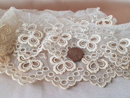 BEAUTIFUL Victorian Edwardian Lace, Netted Lace With Shamrock Design, Beautiful Antique Lace Trim, Heirloom Sewing, Collectible vintage Lace