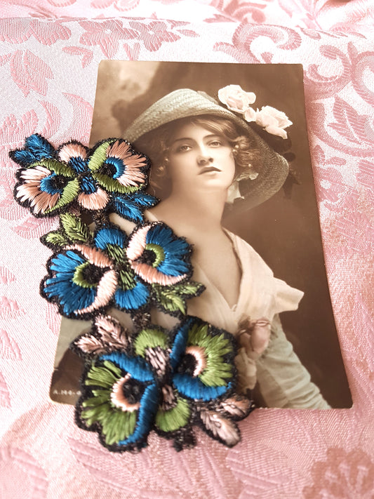 LOVELY Vintage Small French Appliques, Rich Gold Metallic and Silk Thread Embroidery Perfect For Fine Crafts and Heirloom Sewing, Collectible Trims Textiles