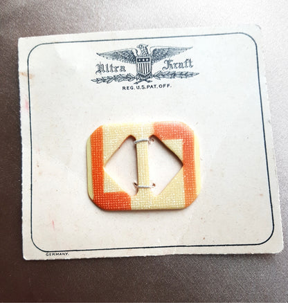 FABULOUS Art Deco 2 Tone Bakelite Vintage 30s Dress Belt Buckle, Original Display Card, 30s Dress Sewing Notions, Art Deco Collectible Sewing Notion
