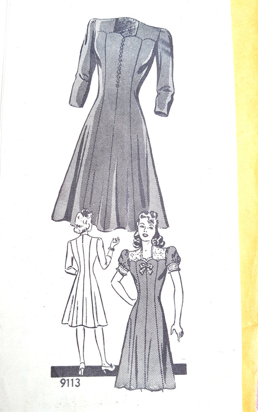 1940s LOVELY  Dress Pattern MARIAN MARTIN 9113 Scalloped Neckline, Princess Design Dress, Bust 36 Vintage Sewing Pattern