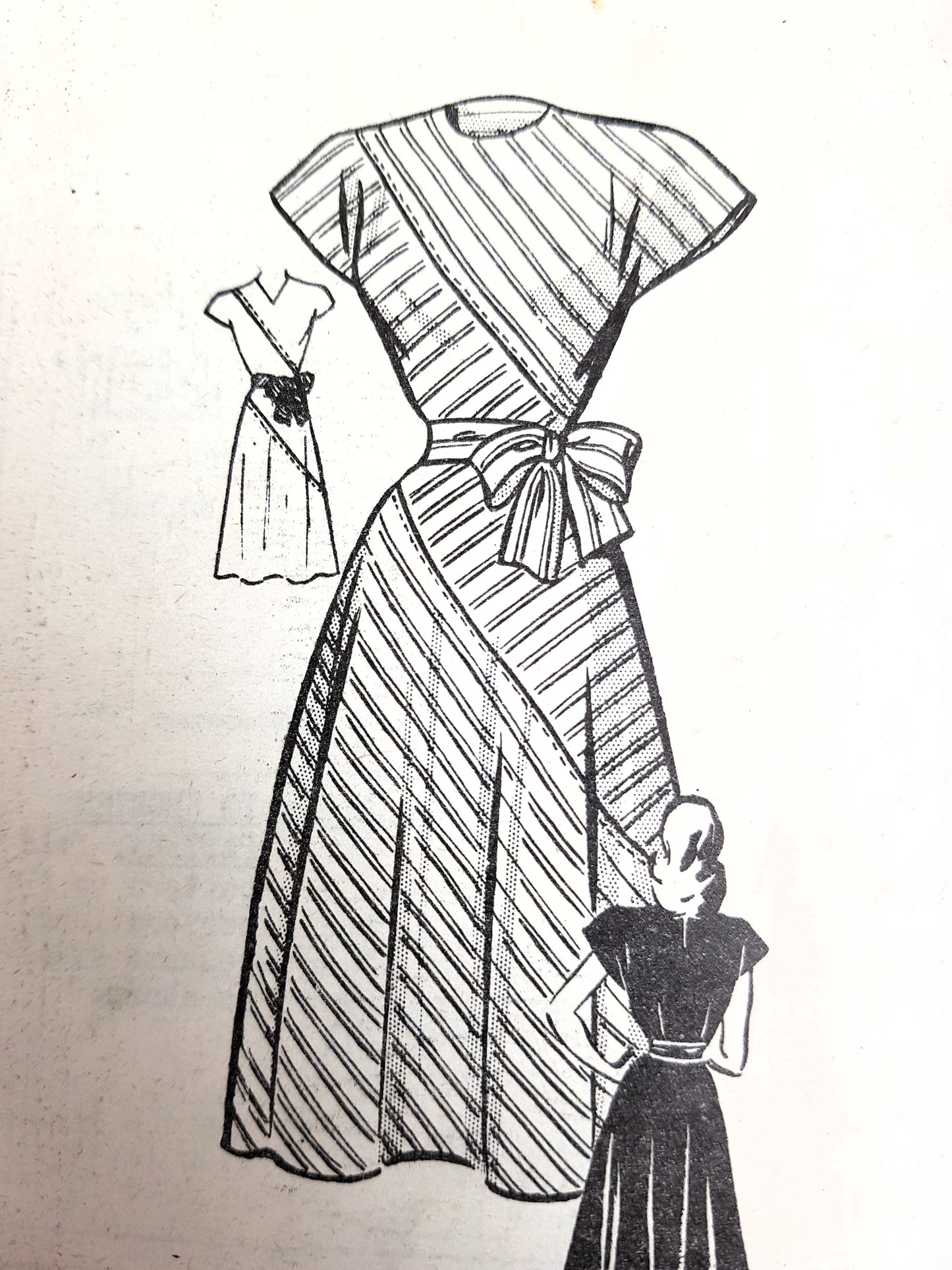1940s STUNNING Dress Pattern American Weekly 3813 Beautiful Design Bust 33 Vintage Sewing Pattern FF