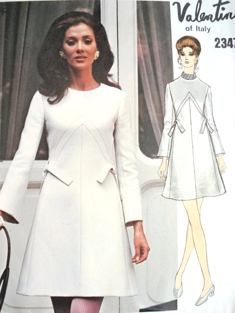 1960s VALENTINO Beautiful Day or Cocktail Party Dress Pattern VOGUE COUTURIER Design 2347 Bust 32 Flattering Design Vintage Sewing Pattern