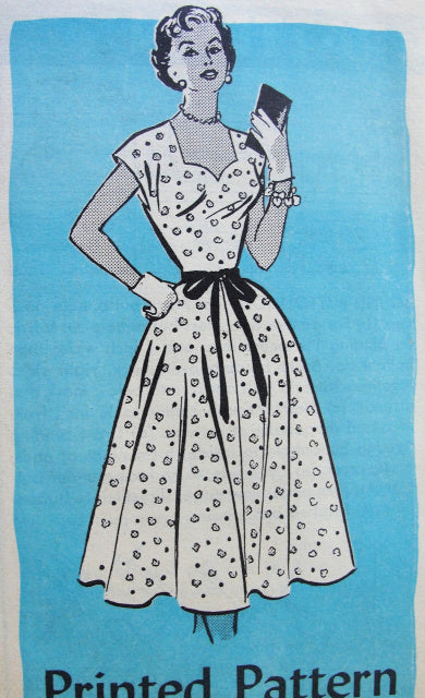1950s Lovely Dress Pattern ANNE ADAMS 4553 Sweetheart Neckline, Full Beautiful Skirt Day or Party Cocktail Dress Vintage Sewing Pattern Bust 32