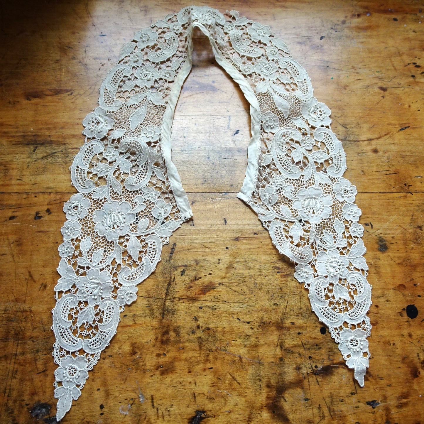 BEAUTIFUL Vintage Lace Collar, Perfect For Heirloom Sewing, Bridal Wedding Lace, Suitable To Frame, Collectible Vintage Lace