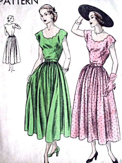 ROMANTIC 1940s Dress Pattern VOGUE 6392 Scalloped Neckline Gathered Skirt Day or Party Dress Bust 32 Vintage Sewing Pattern