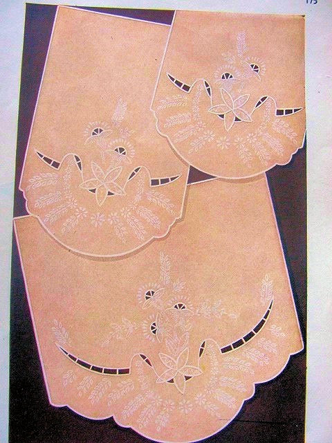 1940s SIMPLICITY PATTERN 7366 TRANSFER DESIGNS FOR CHAIR SET CUTWORK, EMBROIDERY