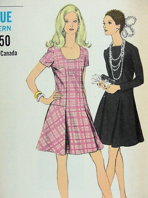 CUTE Mod 60s Dress Pattern VOGUE 7721 Slightly Fitted Dress, Square or Scoop Necklines, Flared Bias Side Panel Skirt, Bust 32 Vintage Sewing Pattern